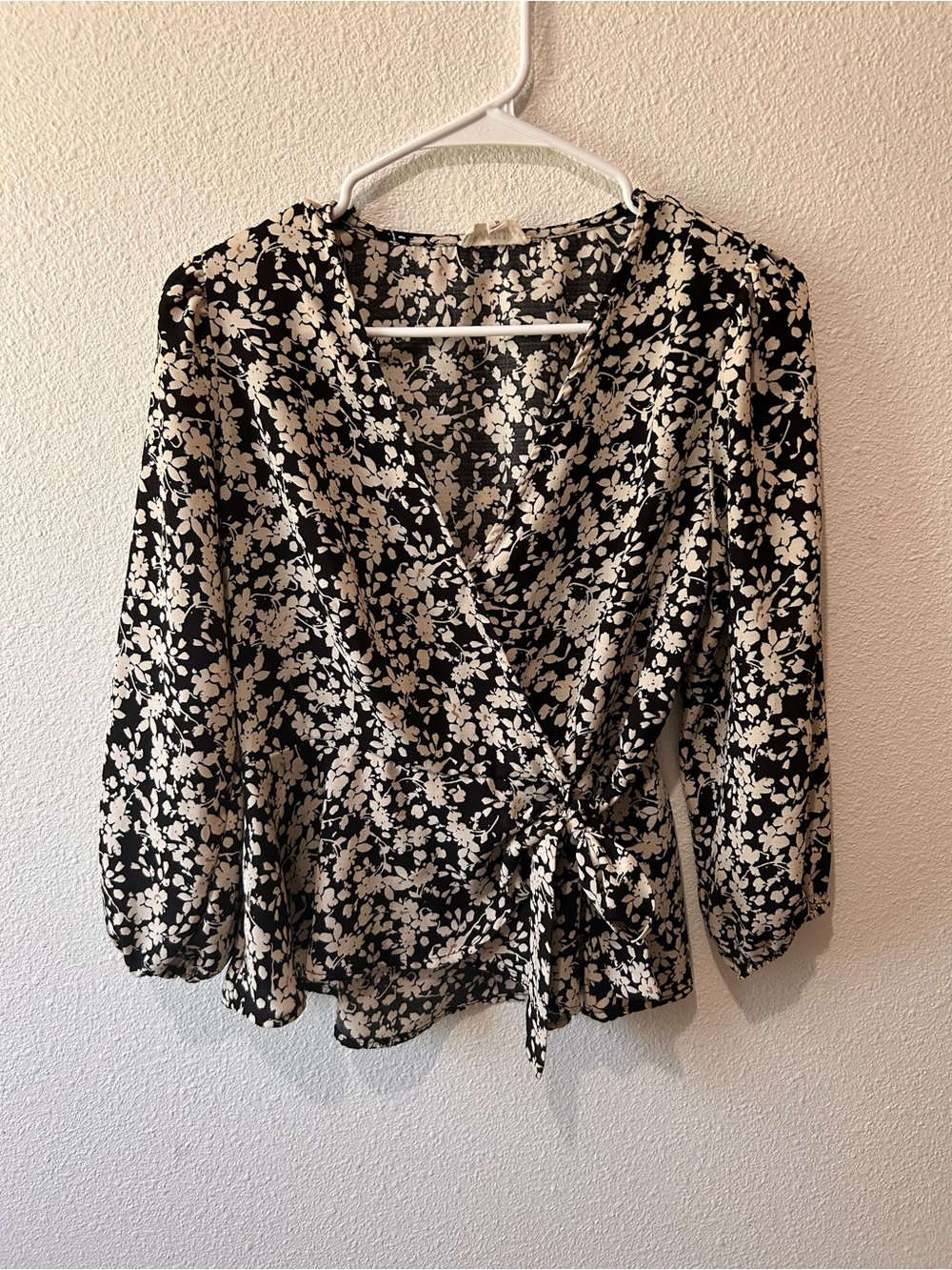 Floral Blouse in Black and Cream